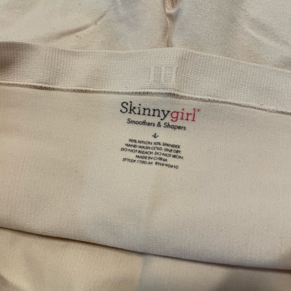 Skinny Girl Smoothers and Shapers Mini Short with Tummy Control - Size L - Picture 3 of 3